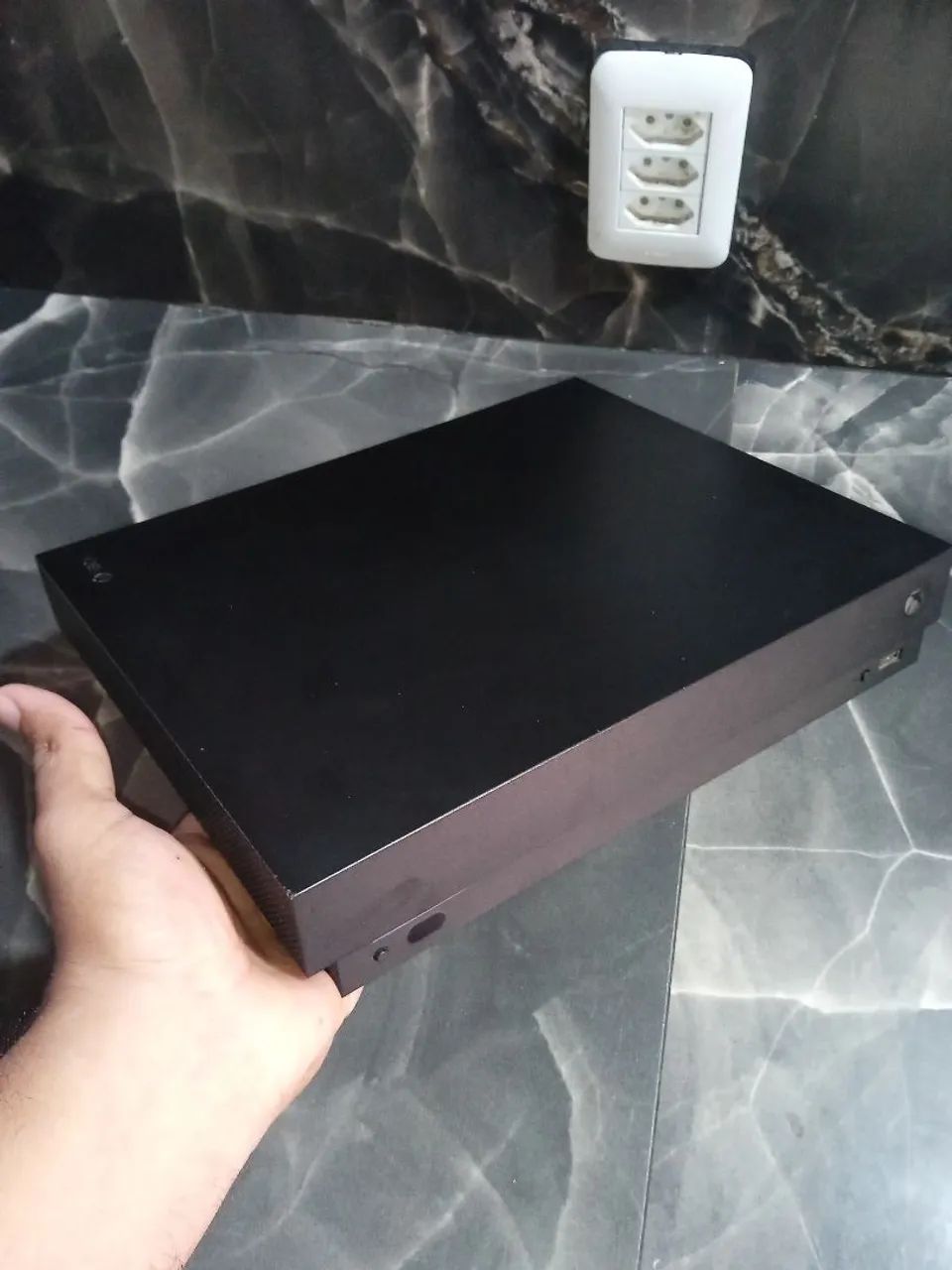 Xbox one x 4k 1Tb  - Foto 5