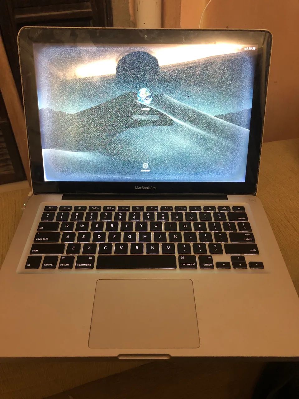 MACBOOK PRO 2011 *VENDO OU TROCO* - Foto 2