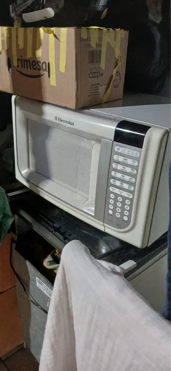 Vendo micro ondas eletrolux em perfeito estado de conservação 