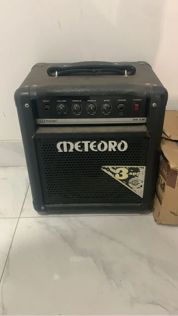 Caixa de som METEORO muito nova! 