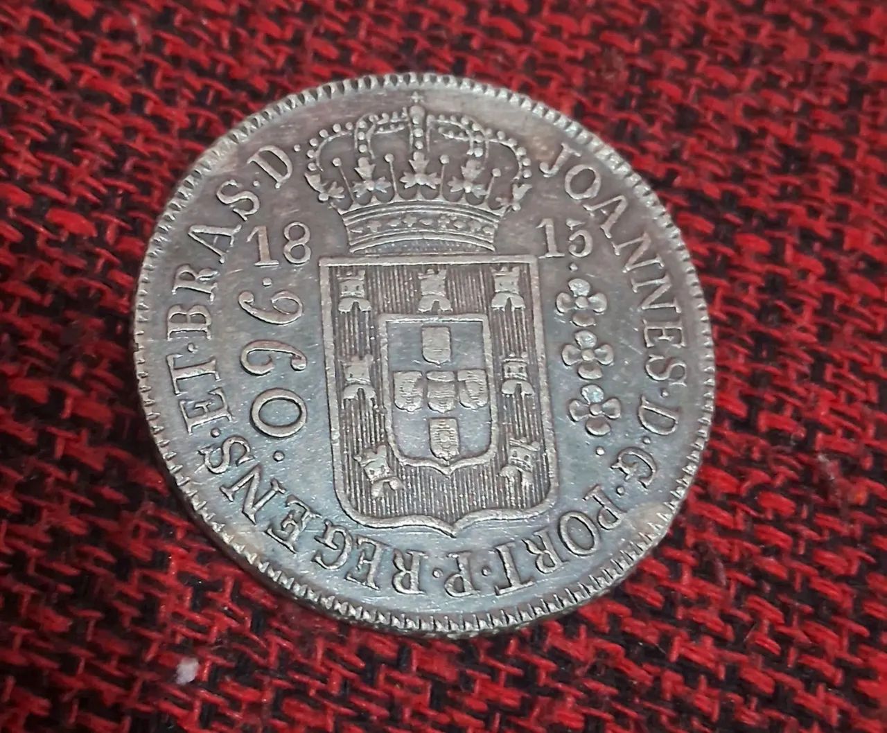 Rara e Antiga moeda de prata de 960 réis do Brasil Colônia, datada de 1815, 