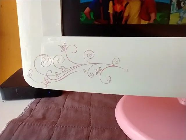 TV Disney Princess LCD 18,5? Branca e Rosa - Foto 2