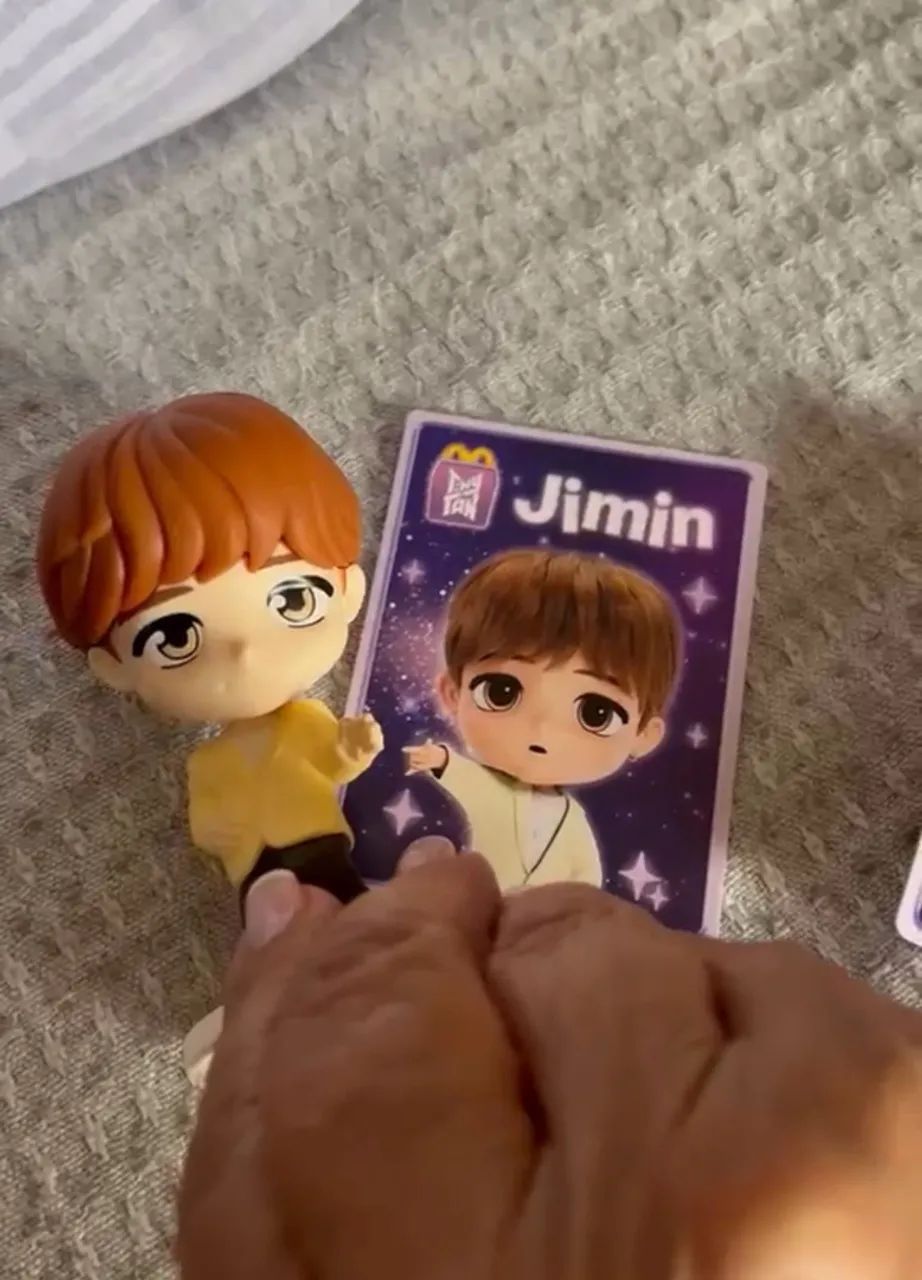 BTS bonecos Mcdonalds - Foto 2