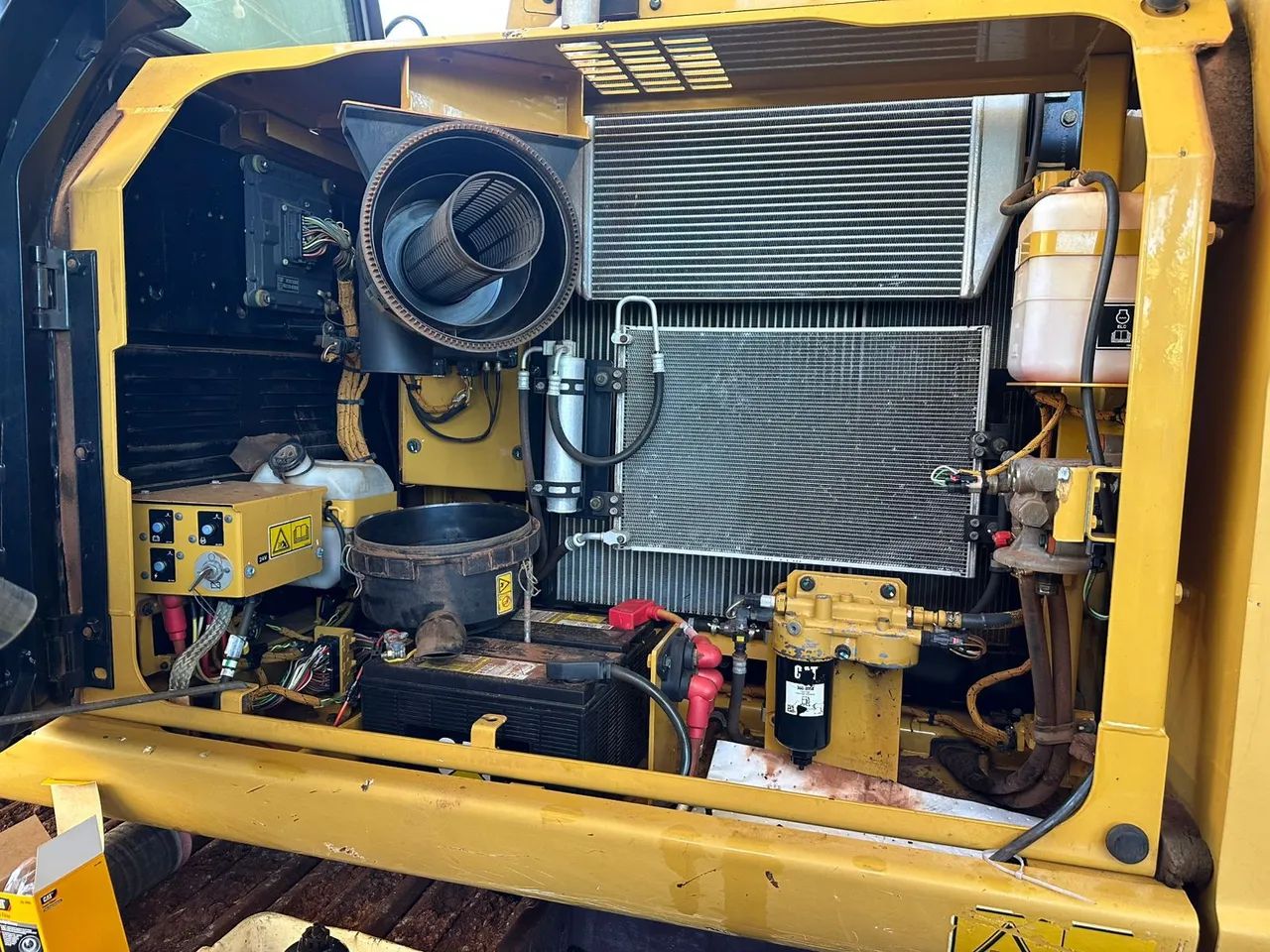 Escavadeira Caterpillar 318D - Foto 6