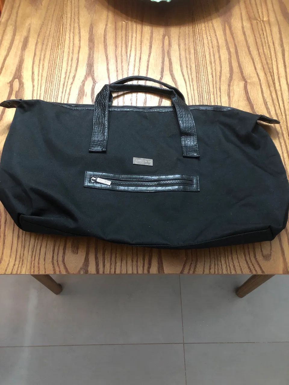 Bolsa pra viagem preta da marca JIMMY CHOO - Foto 3
