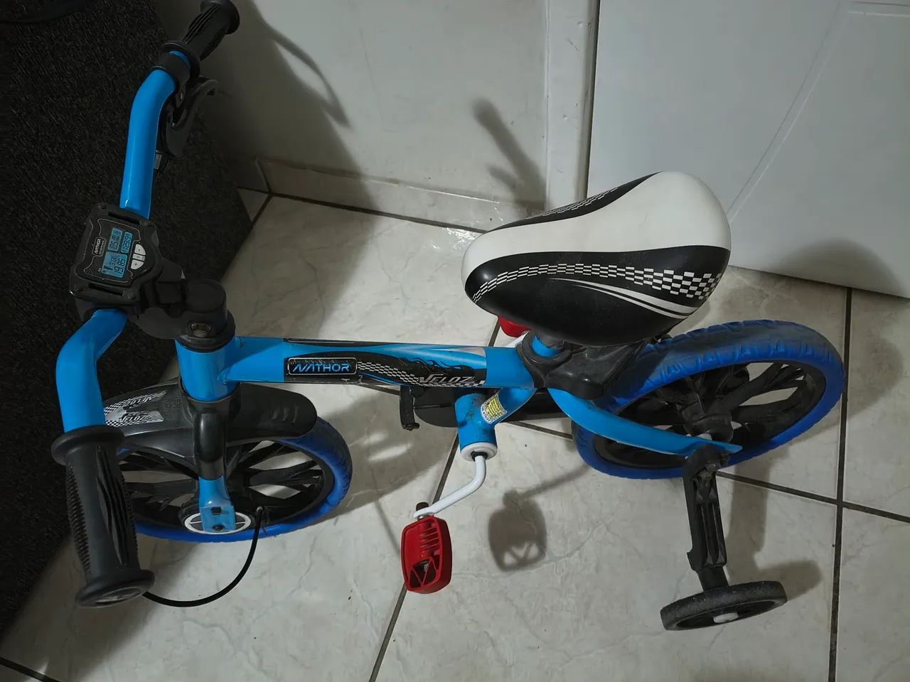 Bicicleta infantil azul - Foto 2