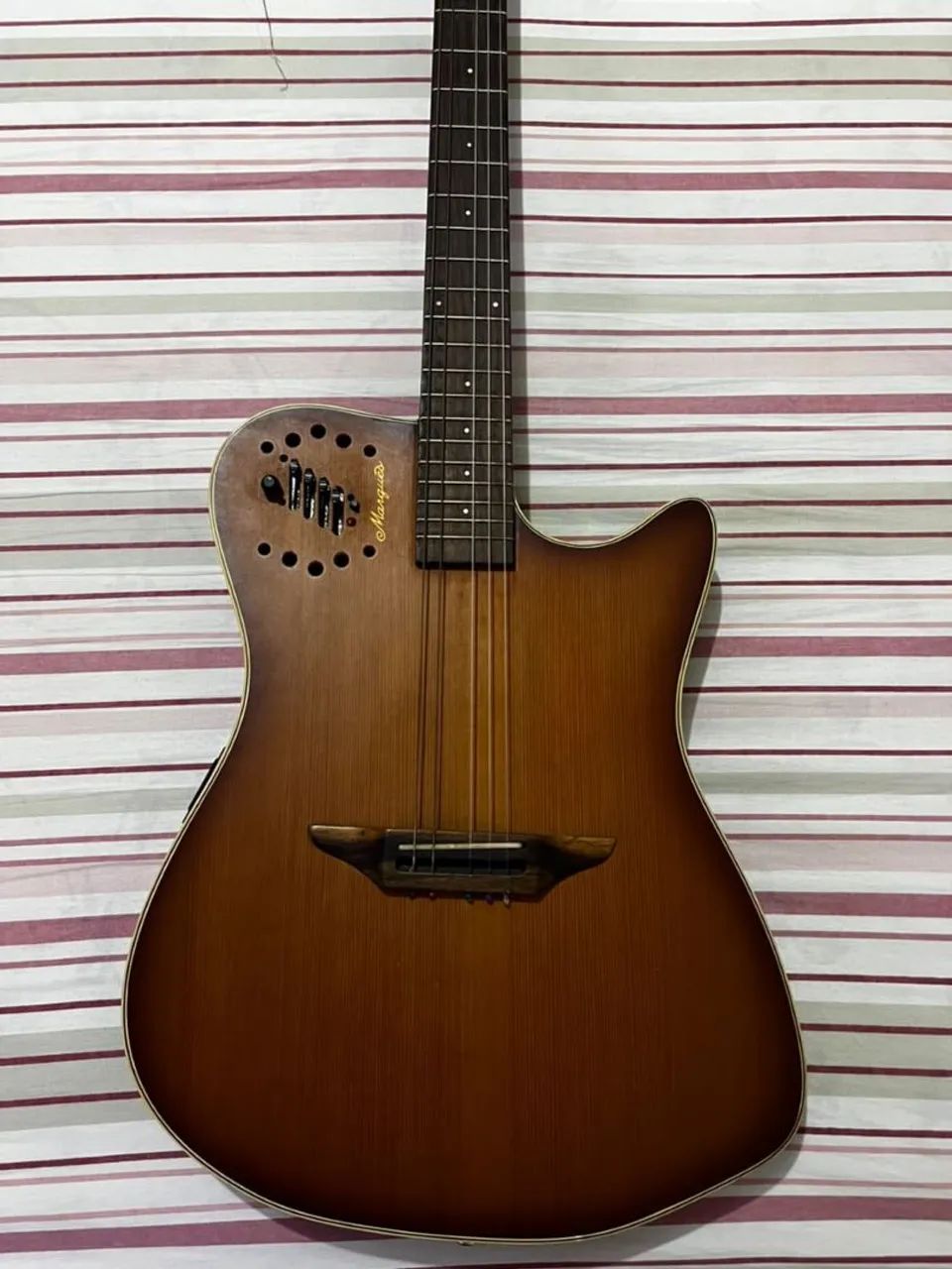 Violão elétrico 