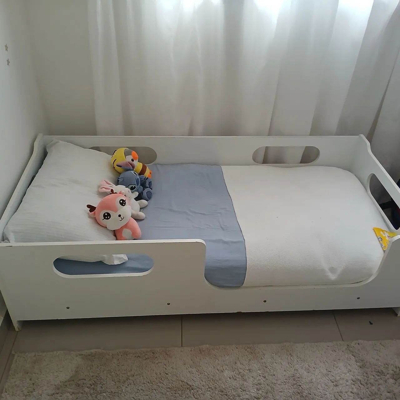 Cama montessoriana infantil 