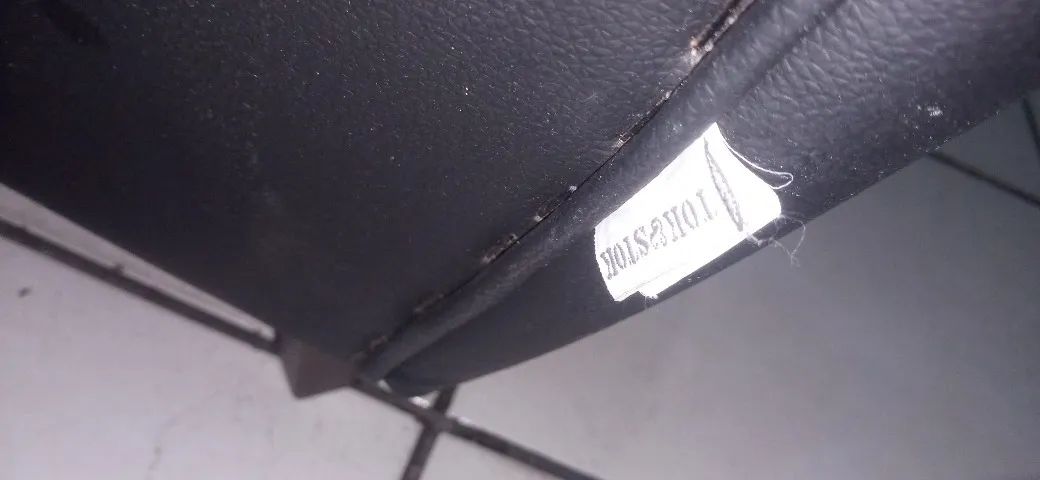 Poltrona Club Corsin em Poliuretano Preto - Foto 3