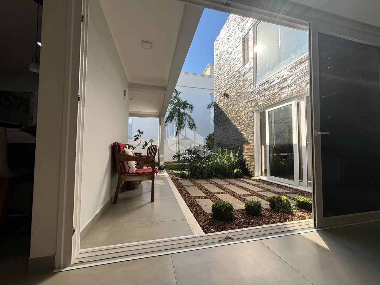 Casa com 3 quartos/dormitórios sendo 1 suíte no bairro Rio Tavares, em Florianópolis - SC