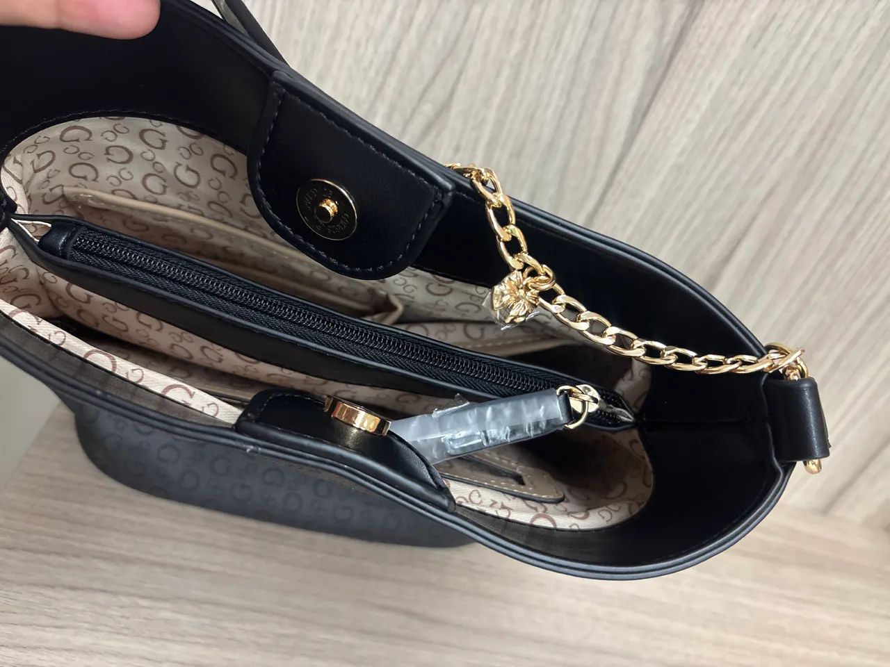 Bolsa Guess Preta Original - Nova com Etiquetas/Sem Uso - Foto 3