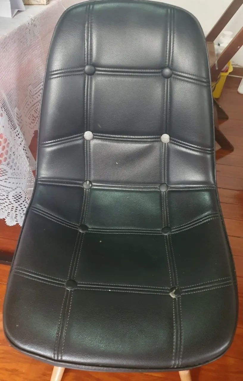 Cadeira Eames Botonê Preta - Base de Madeira Natural - Foto 3