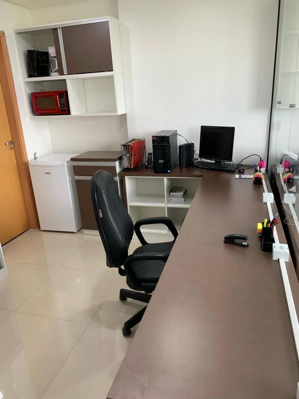 Sala no fórum business escritório ou consultório  - Foto 3
