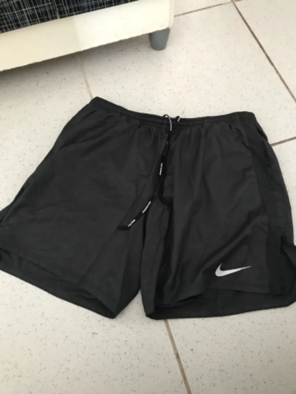 Short Nike Challenger Dri-FIT Running - Bolso c/ Zíper - Tam XL (GG) Preto Novíssimo 