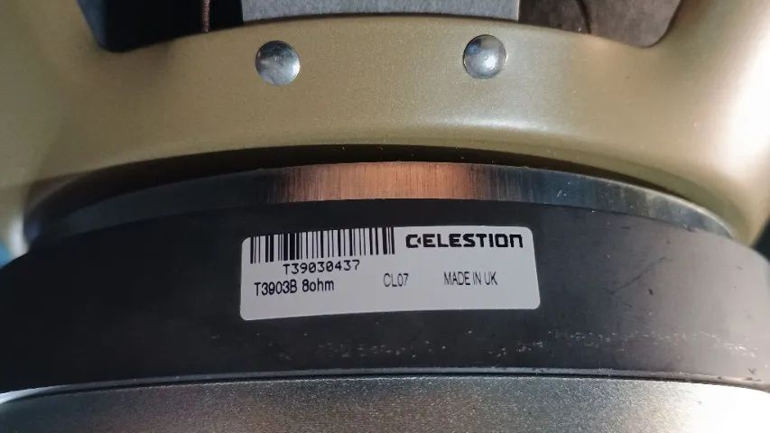 V30 Made UK 8 ohms -  Celestion  - Foto 2