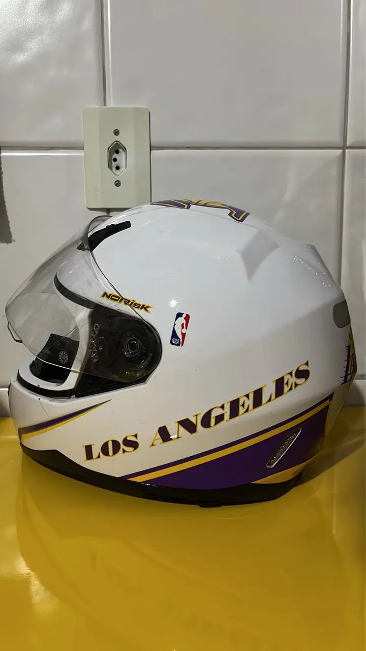 Capacete lakers