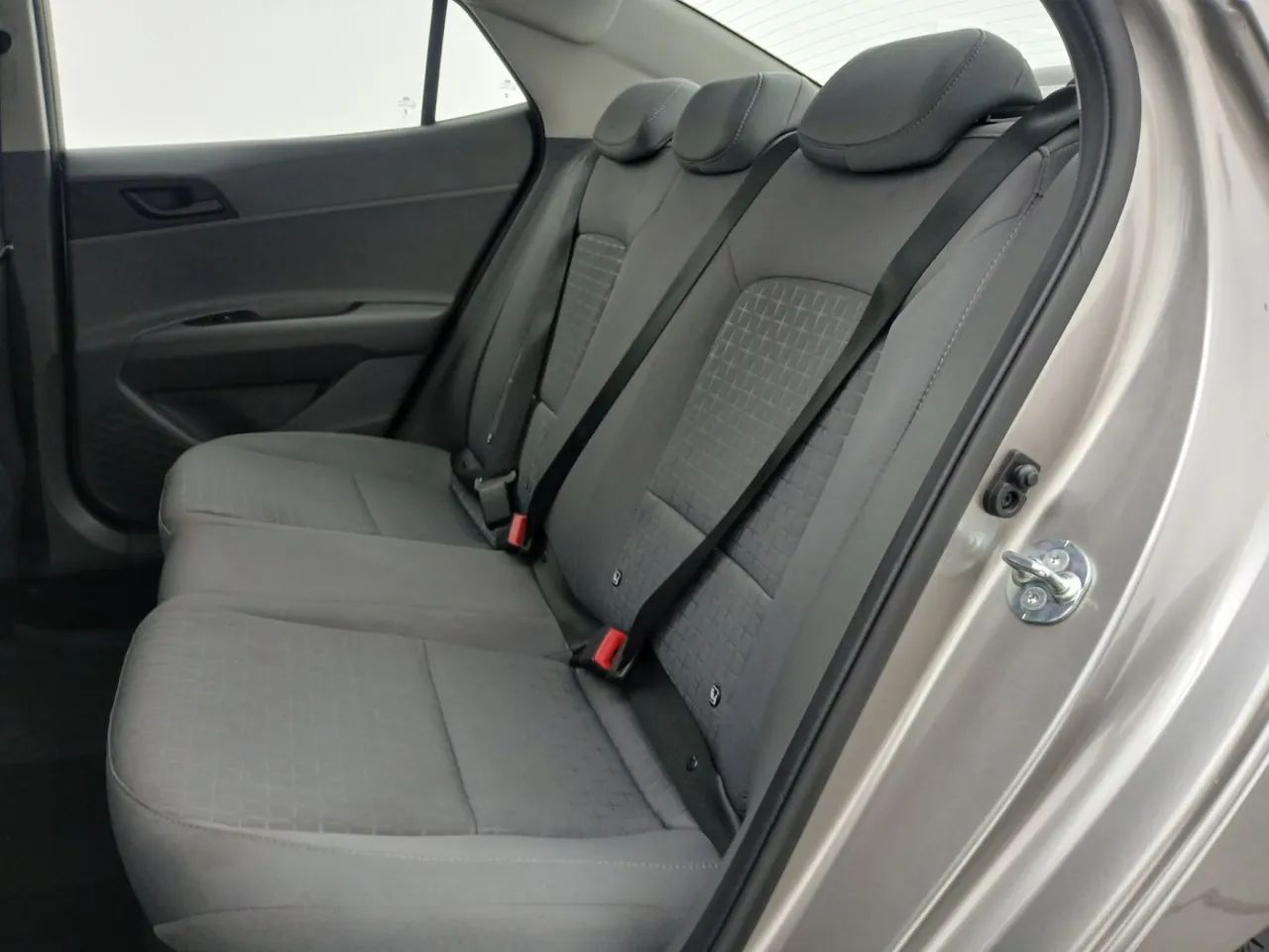 Hyundai HB20S Comfort Plus 1.0 TB Flex 12V Mec., foto 17 de 18