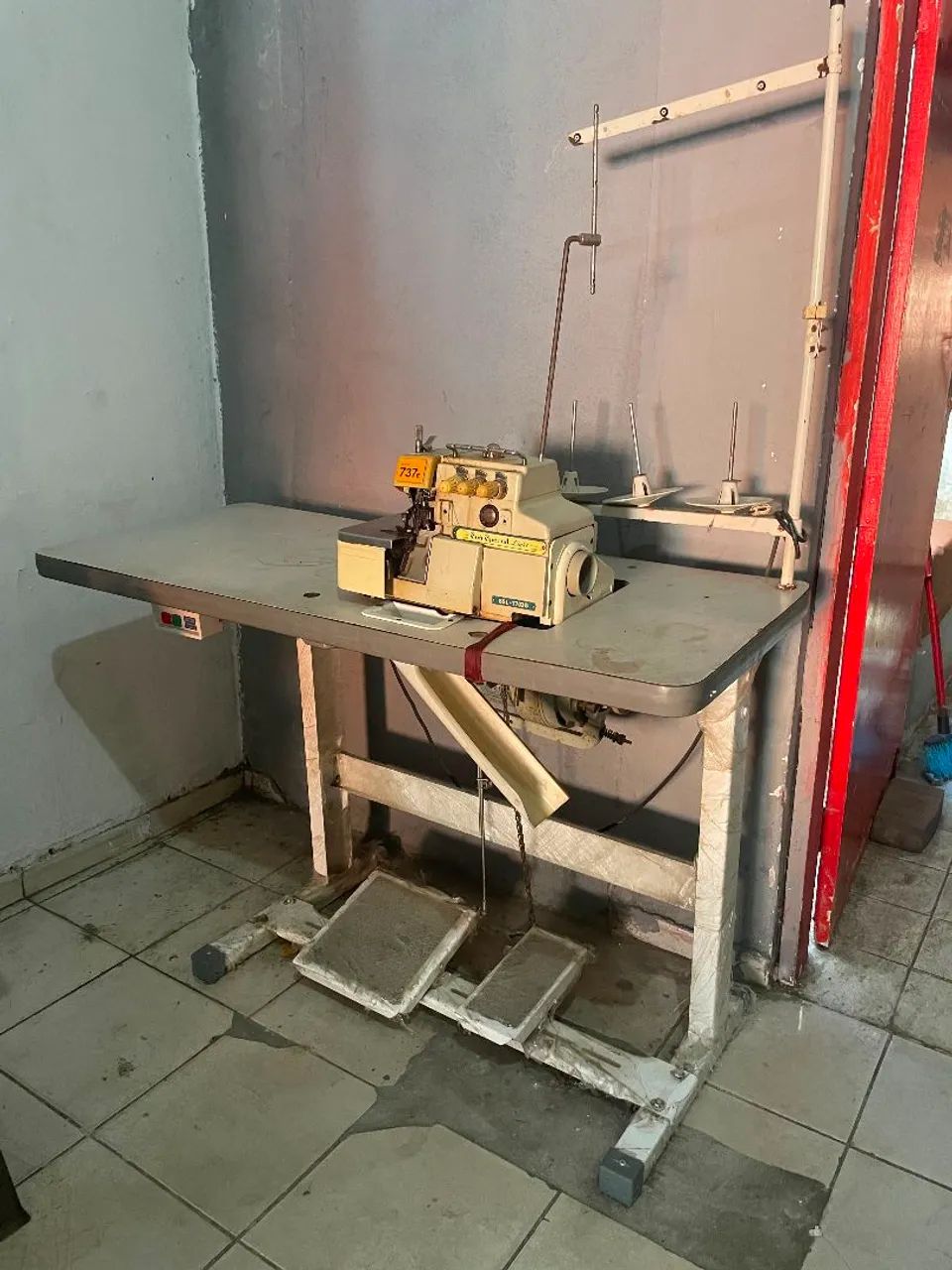 Máquina Overloque  - Foto 3