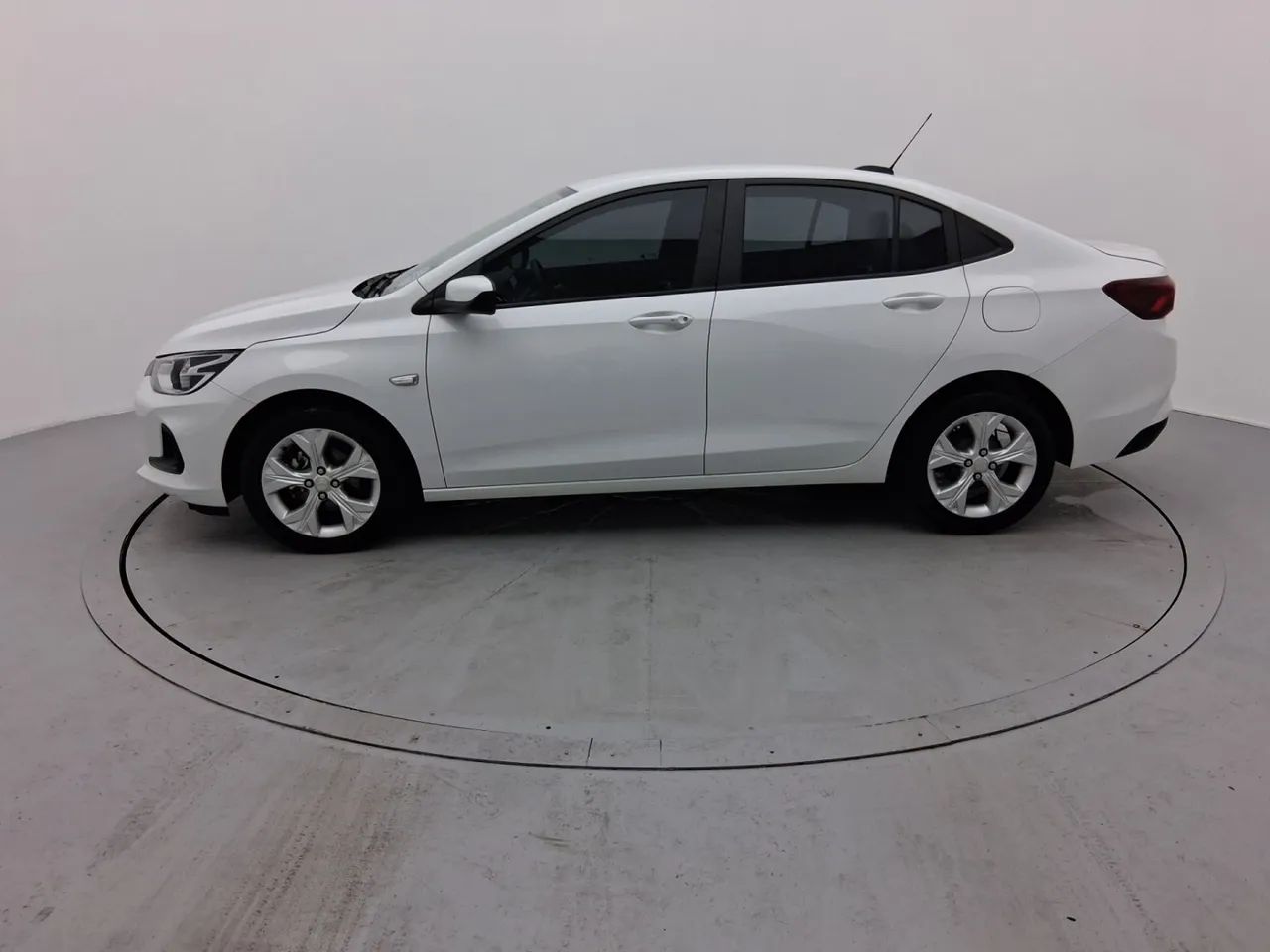Chevrolet Onix Hatch LTZ 1.0 12V TB Flex Aut. 5P, foto 2 de 18