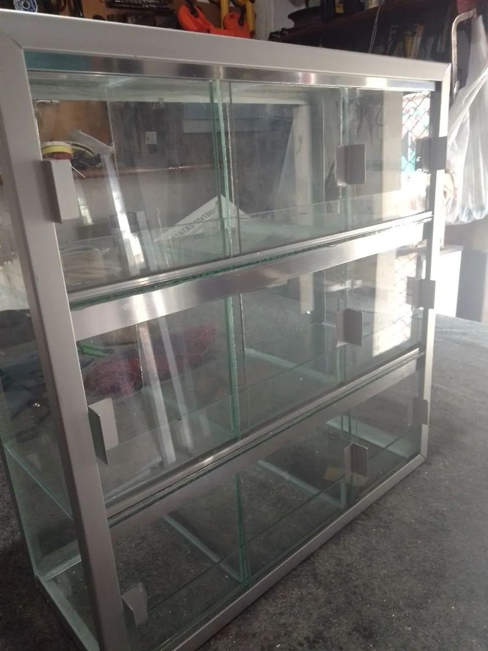 Vitrine Expositora de Bombons e Doces em Vidro e Alumínio Nova - Foto 5