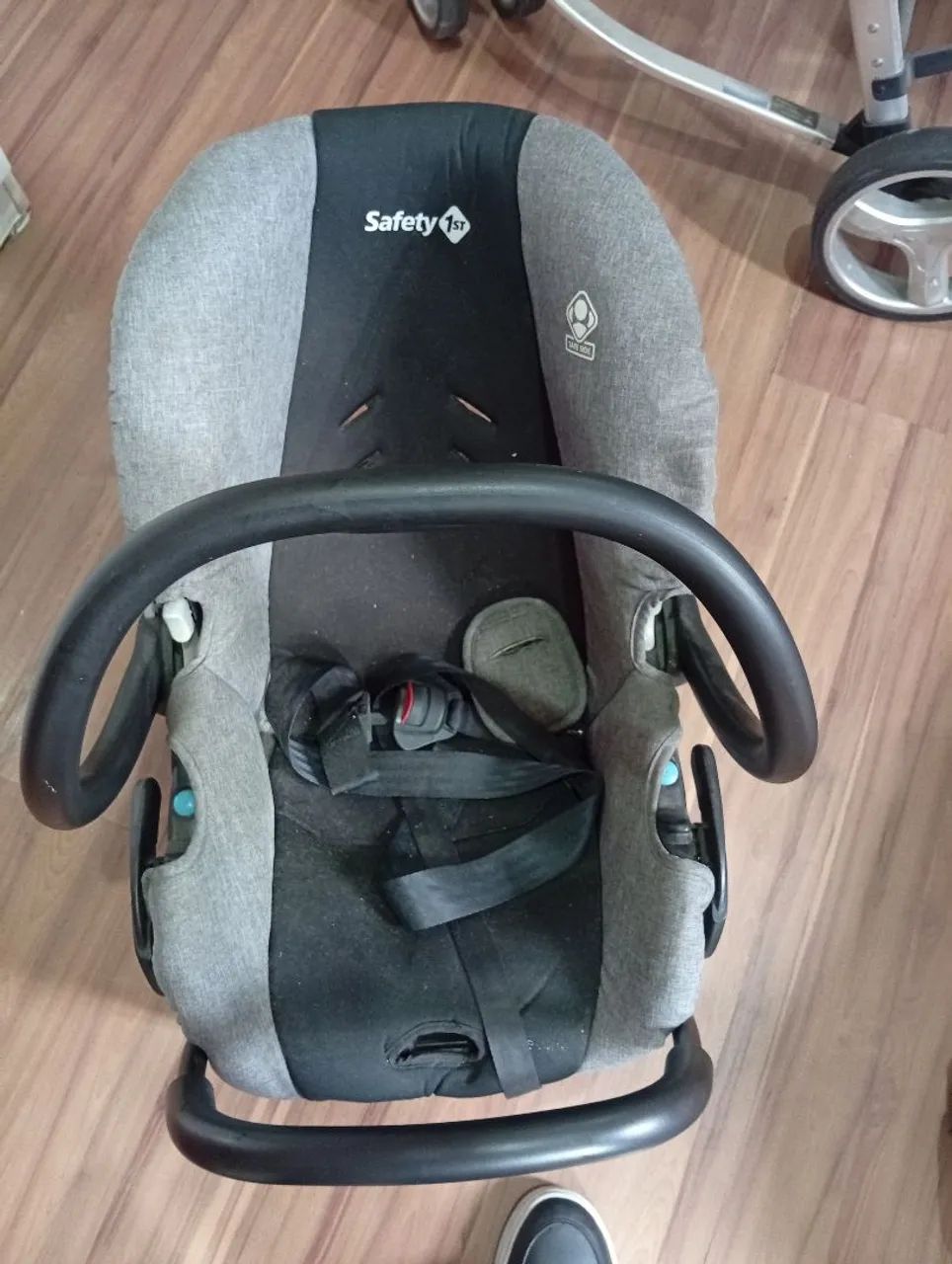 Bebê conforto safety preto com cinza  - Foto 4