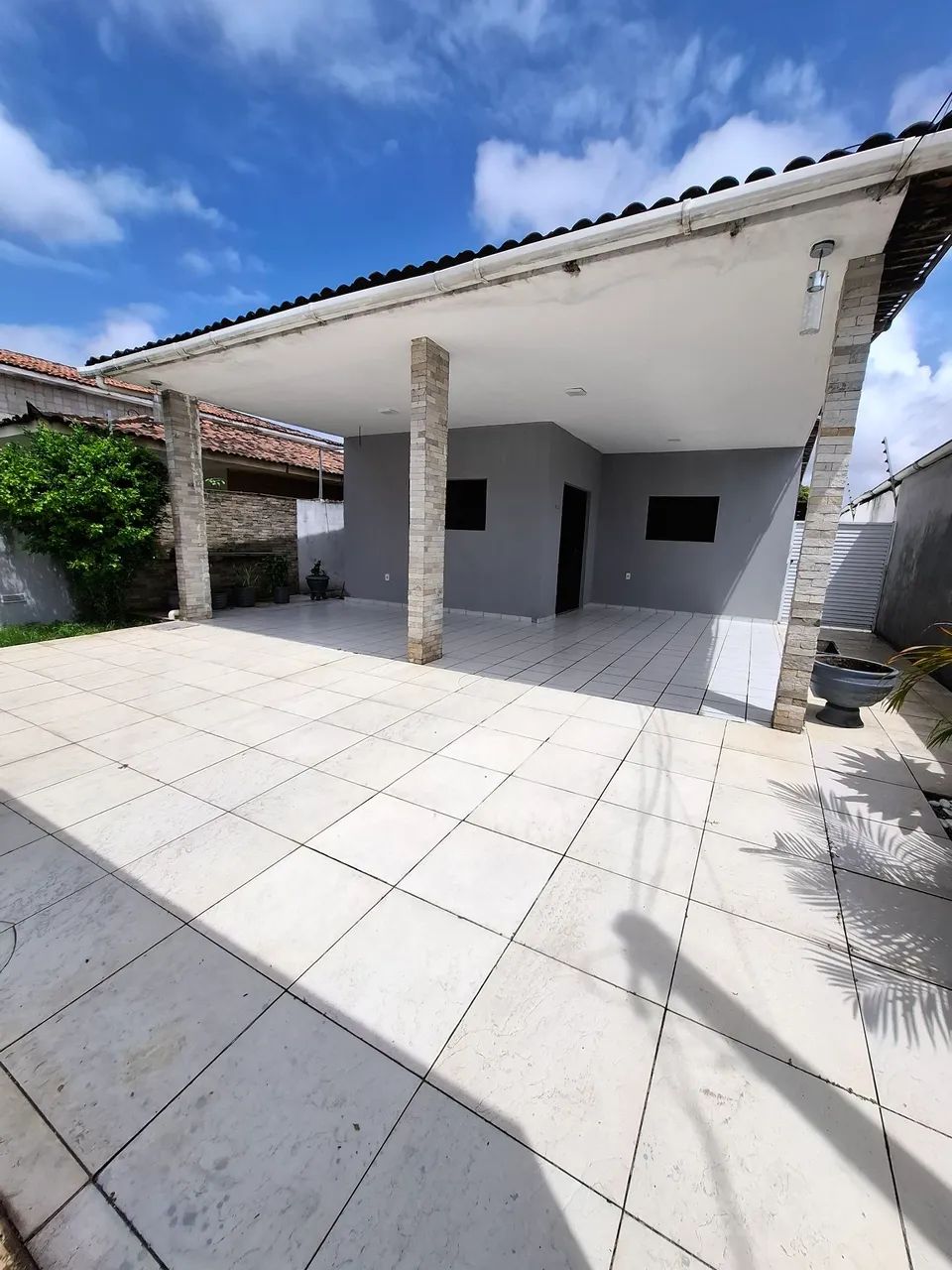 Excelente Casa Bancários,  3 Quartos mais Dependência 
