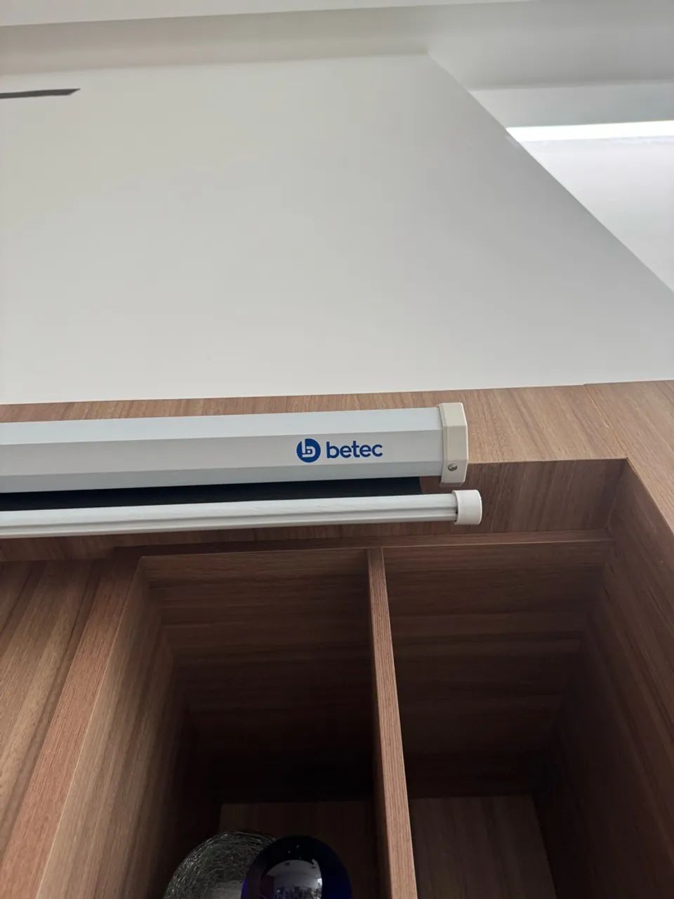 VENDO TELA DE PROJEÇÃO ELÉTRICA BETEC BT4575 - 120 POLEGADAS - Foto 3