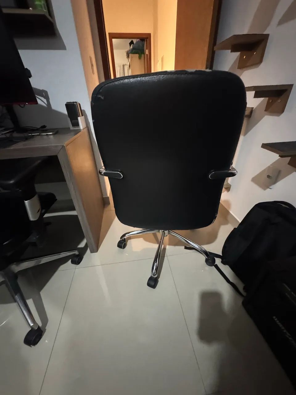 Vendo cadeira de escritório  - Foto 2