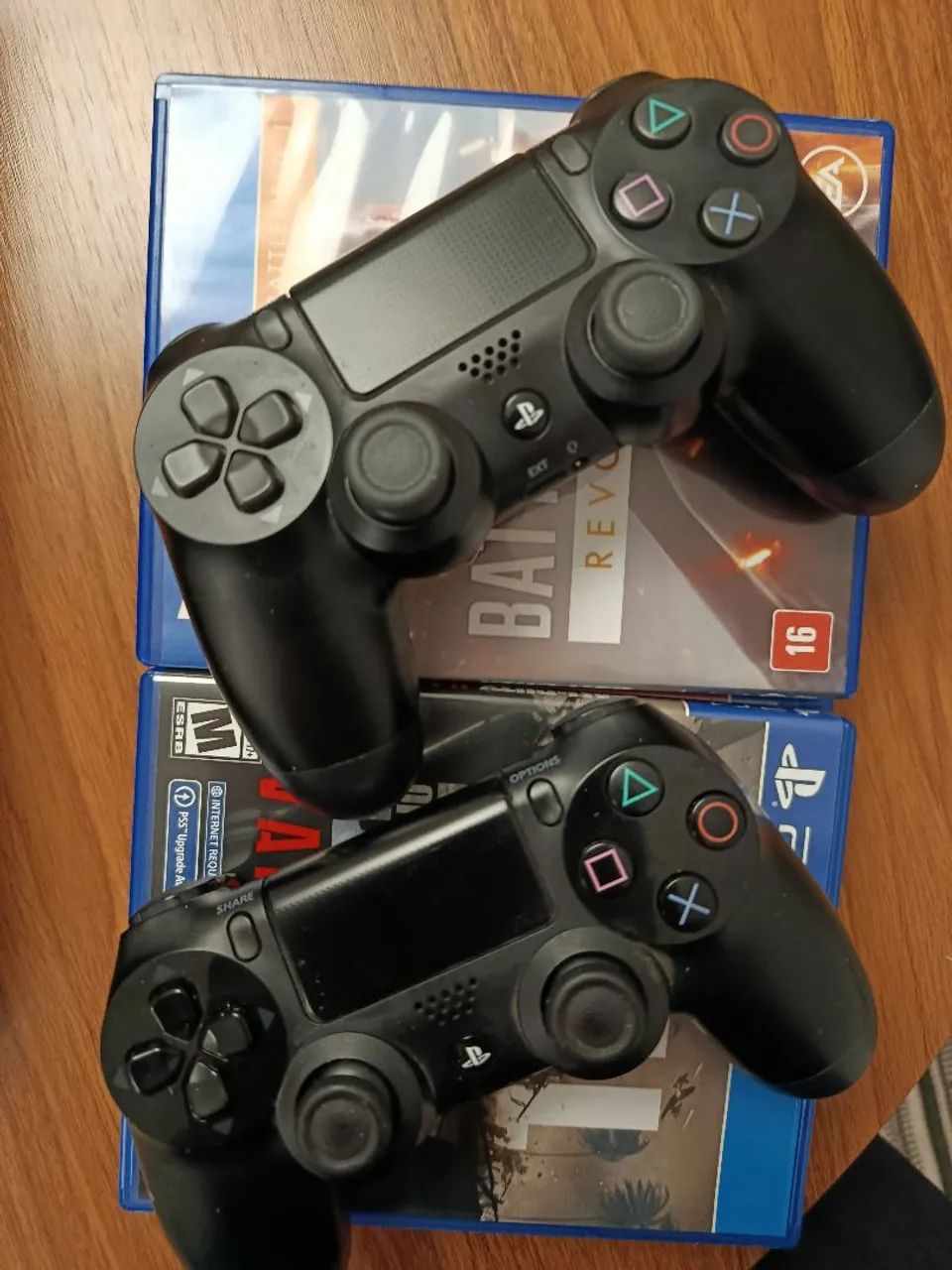 Playstation 4 FAT (PS4 FAT) + 2 Controles + 5 Jogos + HD externo de 500GB. (Usado). - Foto 3