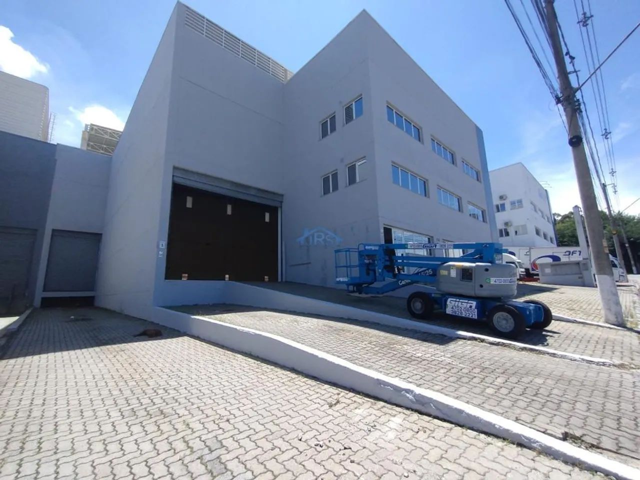 Galpão à venda e para alugar em Vargem Grande Paulista, Centro, com 1185 m²