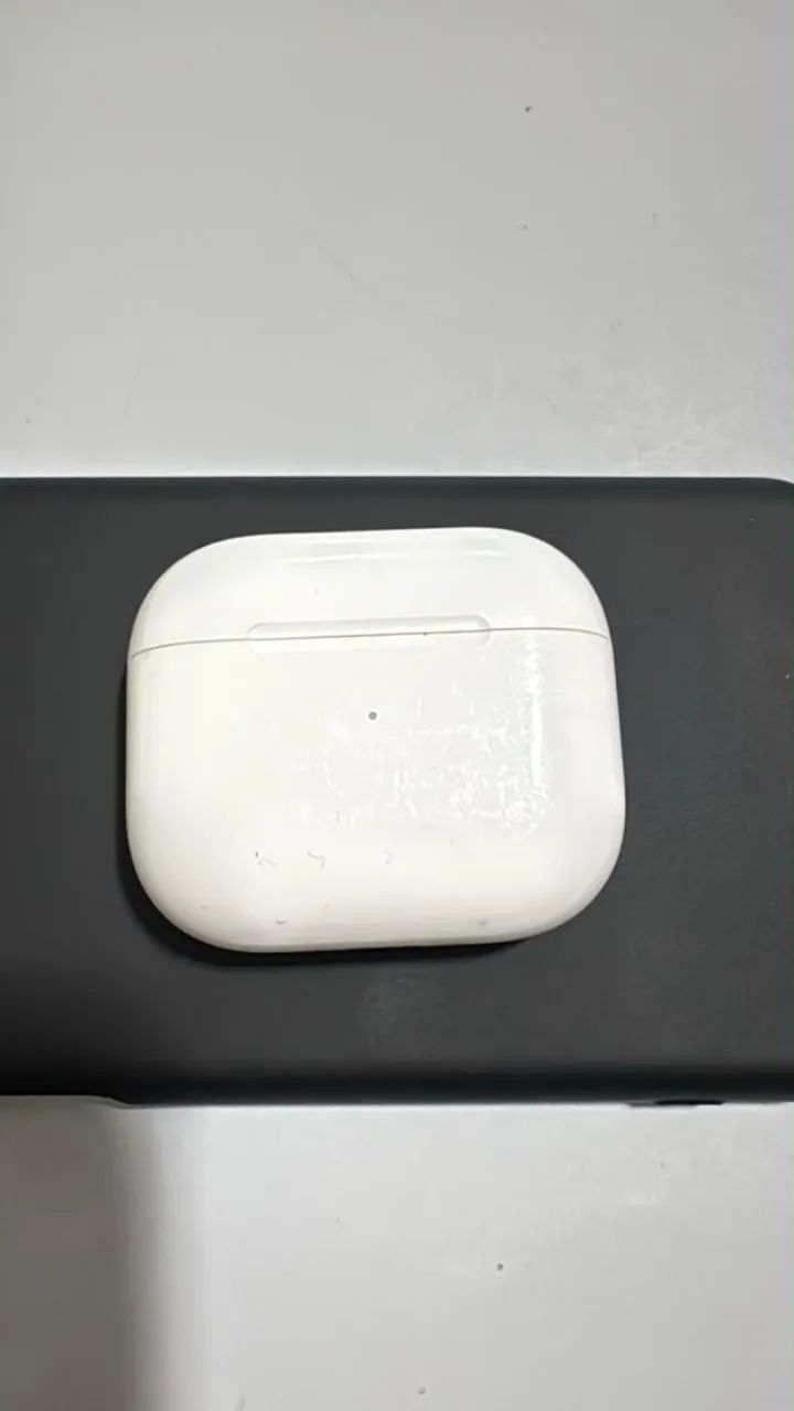 Apple AirPods 3ª Geração Case com Capa - Semi Usado - Foto 5