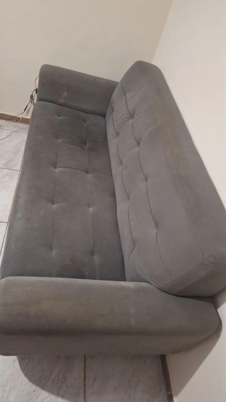 Vendo sofá em bom estado, só precisa de limpeza, não entrego. - Foto 4