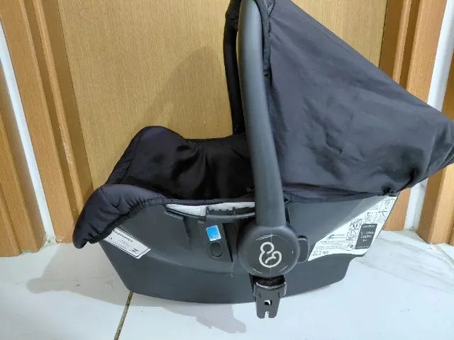 Carrinho de bebê + bebê conforto + base adaptadora pra carro - Foto 2