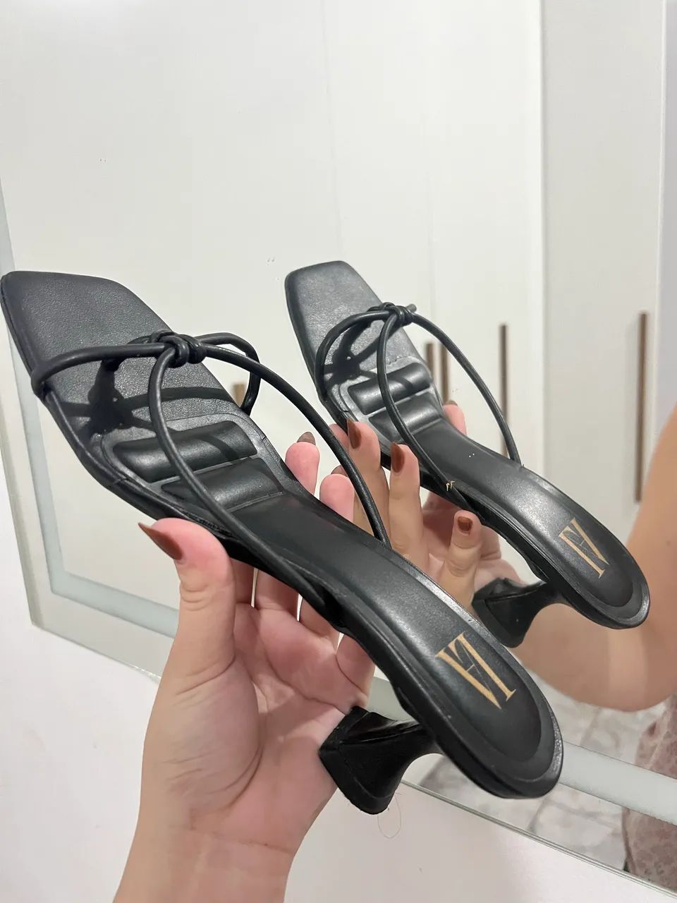 Sandália preta TAM 38