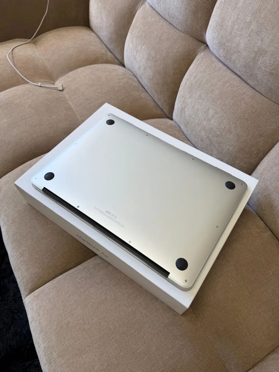 MacBook Air 2017 A1466 excelente + brindes  - Foto 2