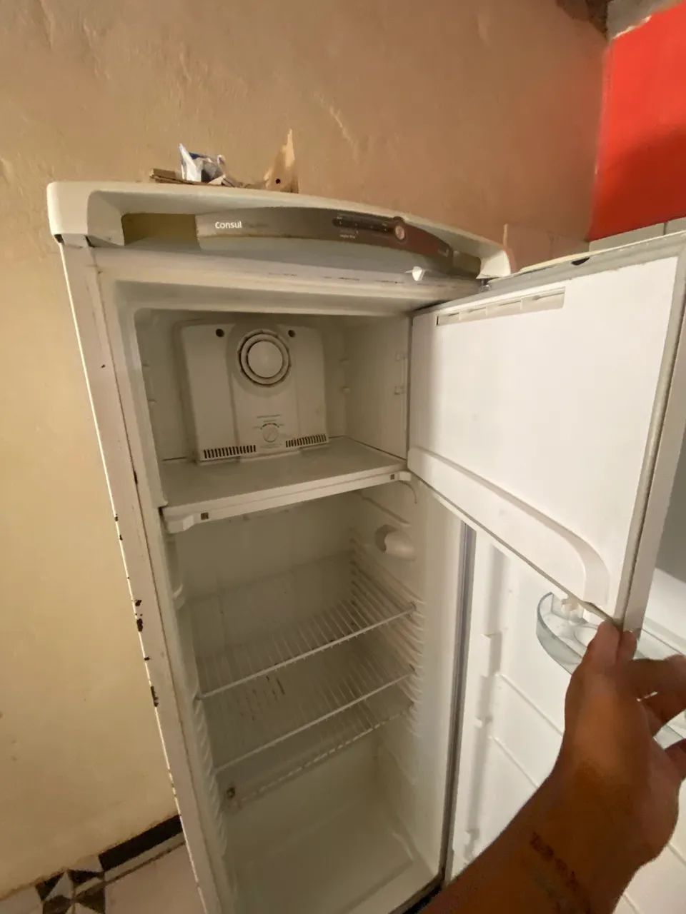 GELADEIRA BOM ESTADO PARA USO - Foto 2