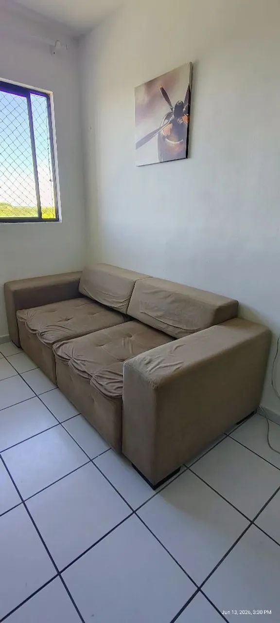 Sofá retrátil 3 lugares.