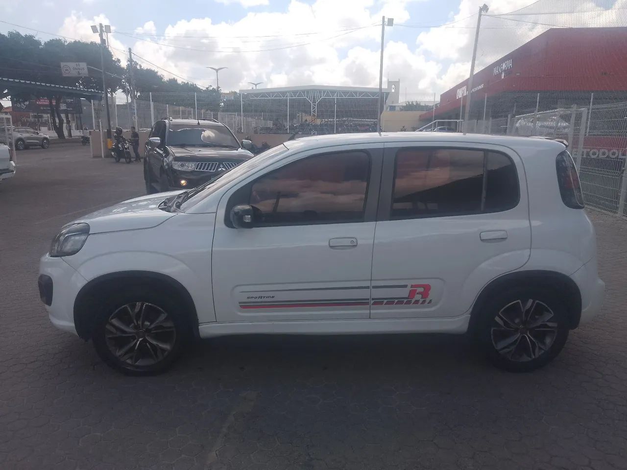 Fiat Uno Sporting 1.3 Flex 8V 5P 2018 - Foto 2
