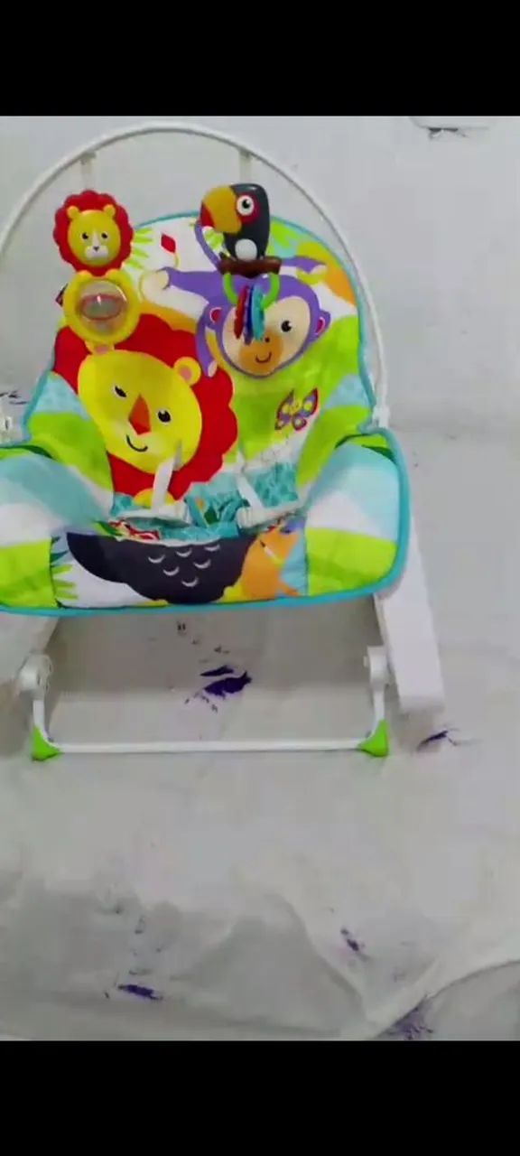 Vendo essa cadeirinha de bebê semi nova  - Foto 4