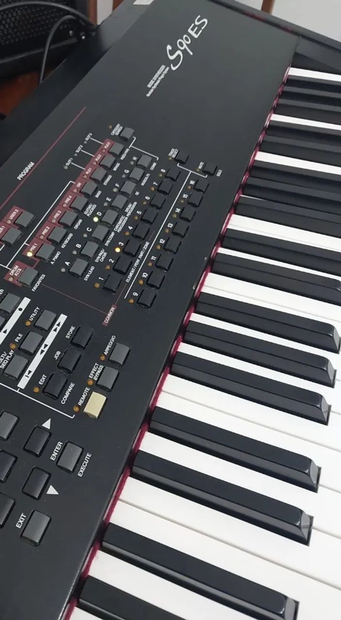 TECLADO YAMAHA S90ES 