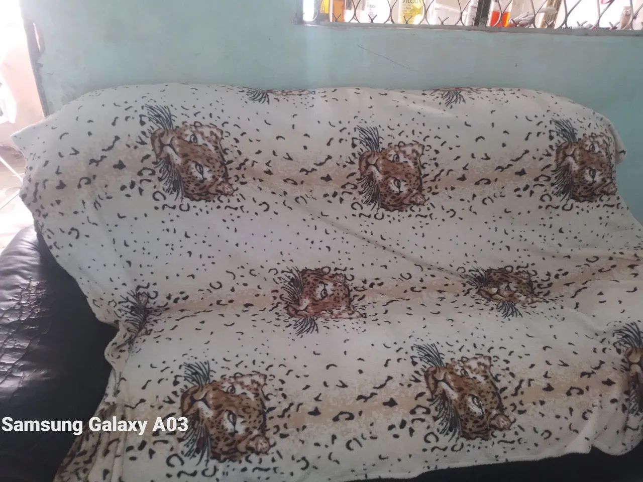 Vendo  sofá, 3 lugares.  - Foto 2