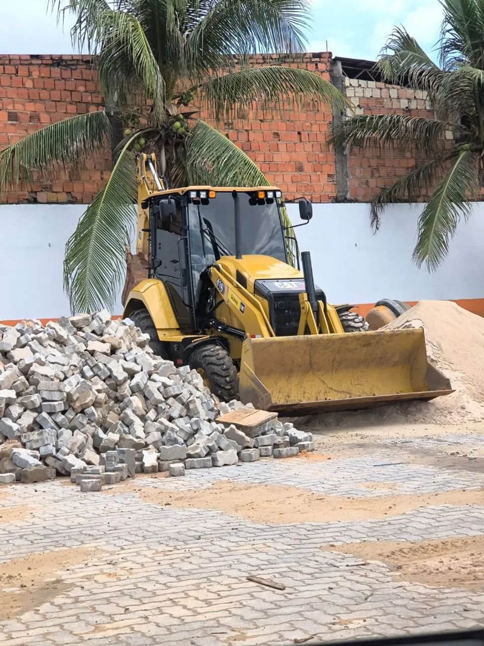 retroescavadeira disponível serviço 