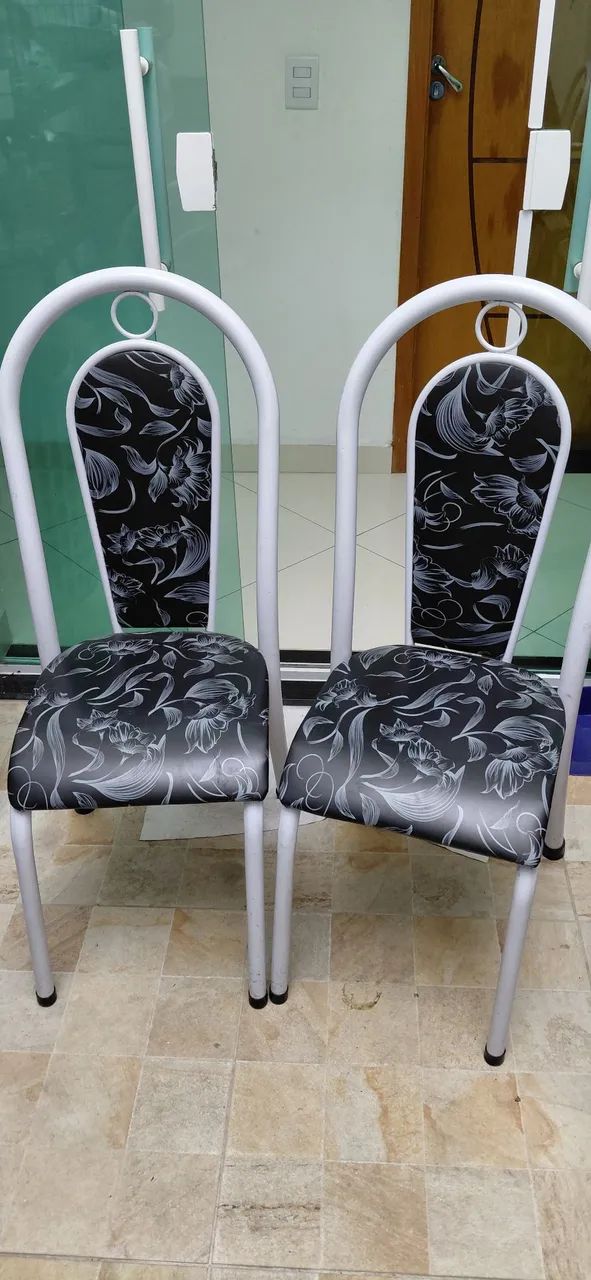 4 cadeiras por 150, reais - Foto 3
