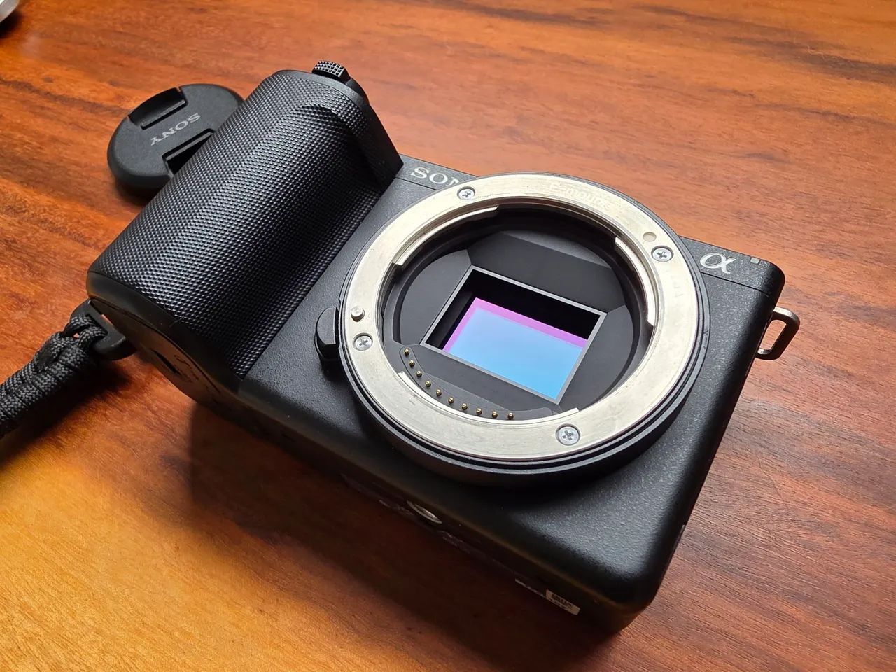 Sony ZV E10 MARK II + Lente Sony 35mm f1.8/OSS - Foto 4