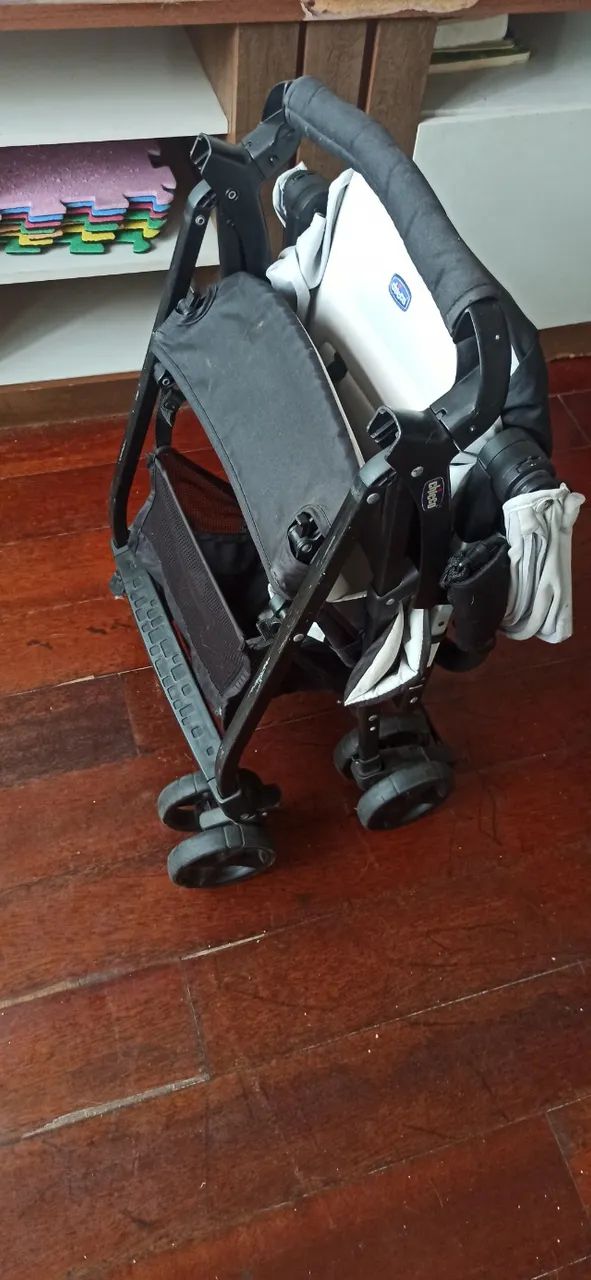Carrinho de bebê - Chicco - Foto 4