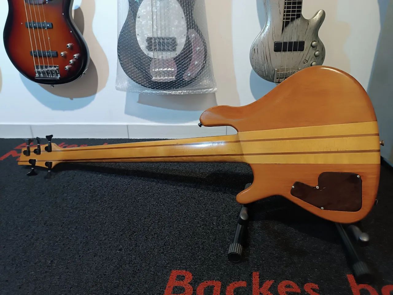 Vendo baixo luthier 5 cordas ativo  - Foto 4