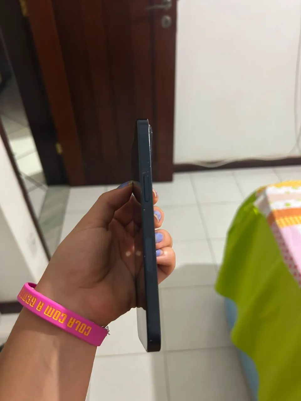 iPhone 13 usado em boas condições 