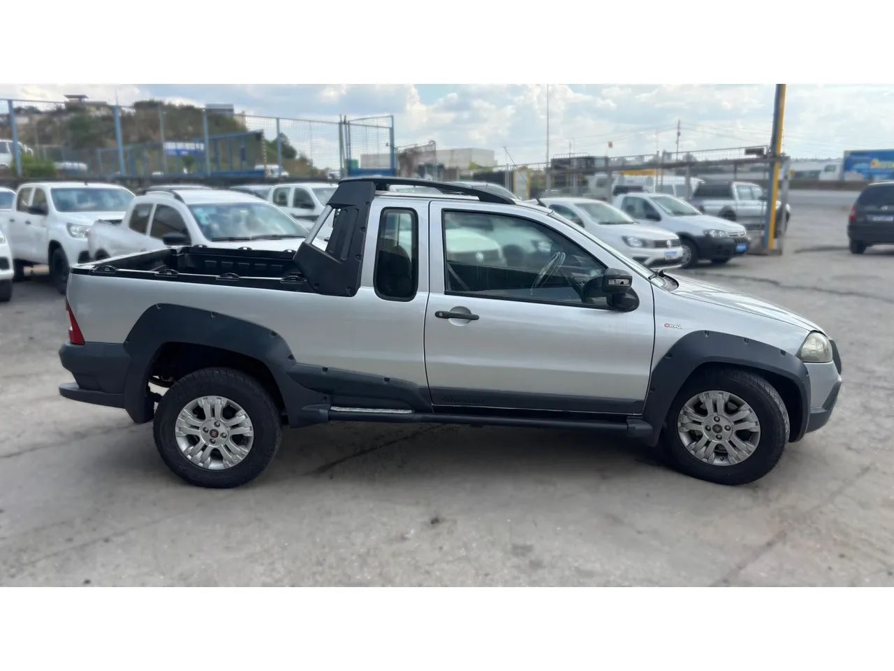 Fiat Strada Adv. Ext./ Ext.1.8 Locker Flex CE 2011 - Foto 4