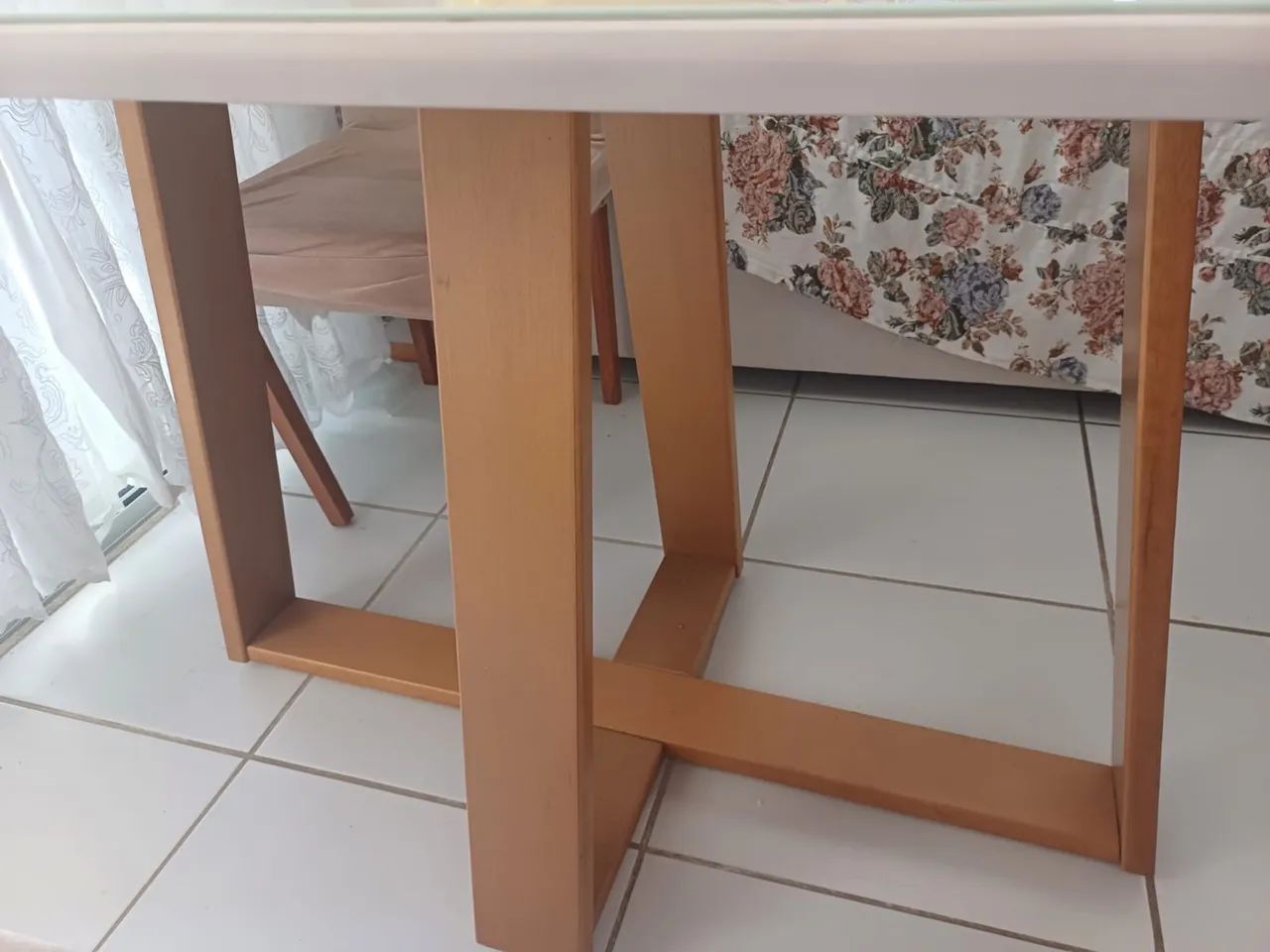 Mesa de madeira para 06 assentos  - Foto 4