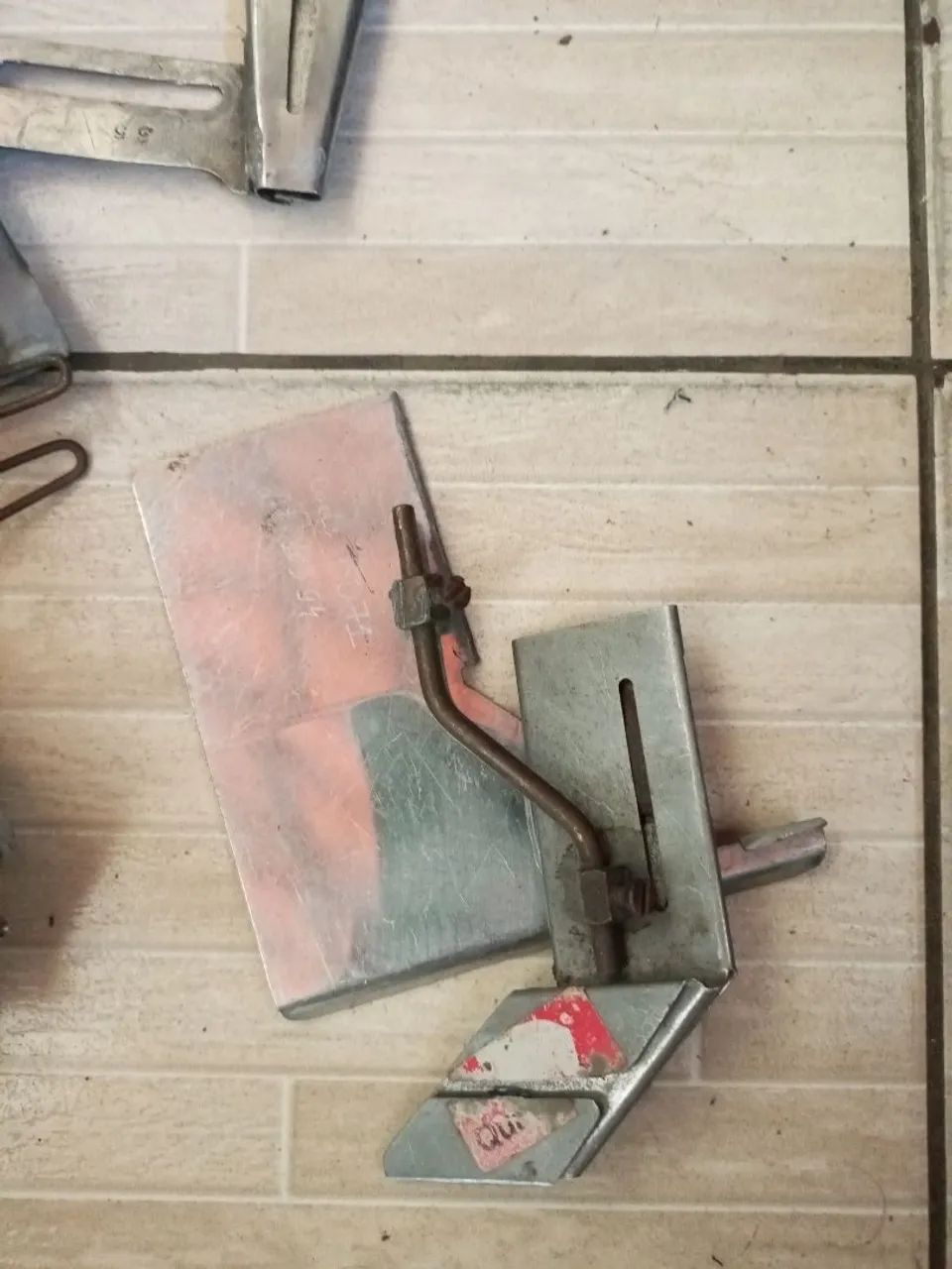 Aparelhos para costurar tecido Tactel  - Foto 4
